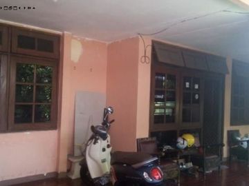 Rumah di Rungkut barata nyaman hadap barat