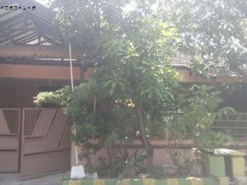 Rumah di Rungkut barata nyaman hadap barat