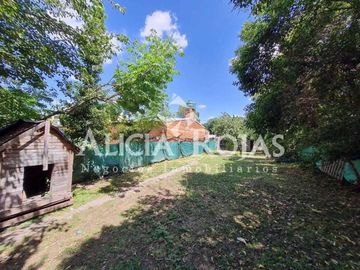 Venta  Casa 3 amb con  Lote   10x46 con  pileta y cochera. F.  Alvarez