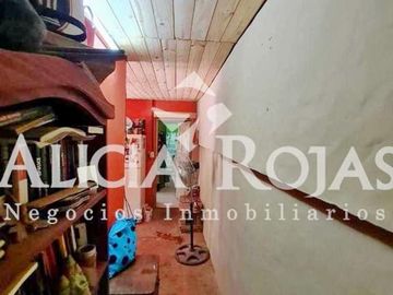 Venta  Casa 3 amb con  Lote   10x46 con  pileta y cochera. F.  Alvarez
