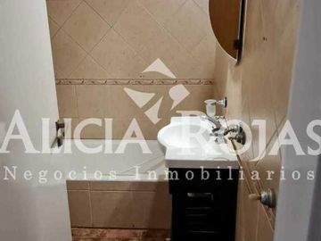Venta  Casa 3 amb con  Lote   10x46 con  pileta y cochera. F.  Alvarez