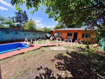 Venta  Casa 3 amb con  Lote   10x46 con  pileta y cochera. F.  Alvarez