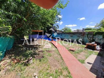 Venta  Casa 3 amb con  Lote   10x46 con  pileta y cochera. F.  Alvarez
