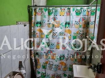 Venta  Casa 3 amb con  Lote   10x46 con  pileta y cochera. F.  Alvarez