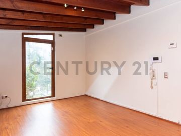 Casa a pasos los Dominicos, 5 dormitorios 4 Baños