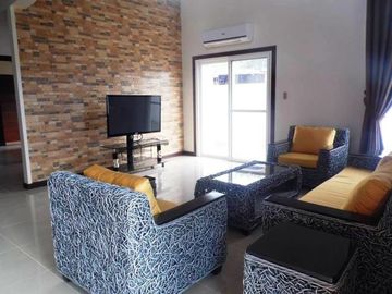 Fully furnished House and Lot for Rent with 3 Bedrooms in He