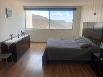 En Venta Casa en Cañadas del Lago, 3 Niveles, Roof Garden, Cto Servicio, Jardín