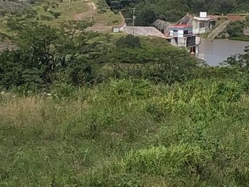 En Venta Casa en Cañadas del Lago, 3 Niveles, Roof Garden, Cto Servicio, Jardín