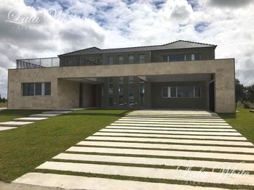 Venta - Casa en La Providencia
