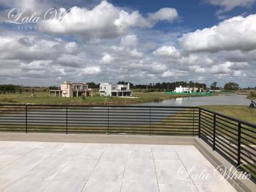 Venta - Casa en La Providencia