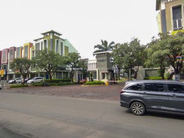 Rumah Strategis di Serpong, dekat Mall Summarecon Gading Serpong.