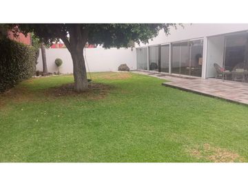 Casa En Venta  Para Vivir o Negocio Con Jardín En Anzurez, Dorada