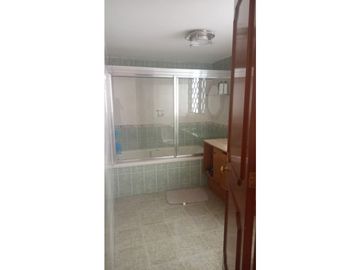 Casa En Venta  Para Vivir o Negocio Con Jardín En Anzurez, Dorada