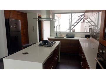 Casa En Venta  Para Vivir o Negocio Con Jardín En Anzurez, Dorada
