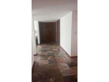 Casa En Venta  Para Vivir o Negocio Con Jardín En Anzurez, Dorada