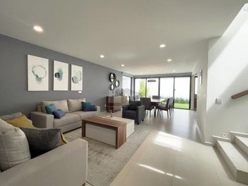 Moderna casa nueva en venta en Metepec con amenidad Externa.