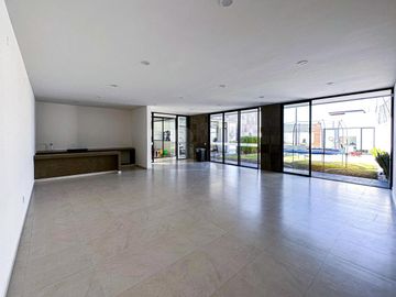 Moderna casa nueva en venta en Metepec con amenidad Externa.