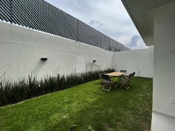 Moderna casa nueva en venta en Metepec con amenidad Externa.
