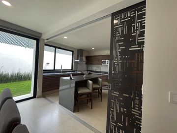 Moderna casa nueva en venta en Metepec con amenidad Externa.