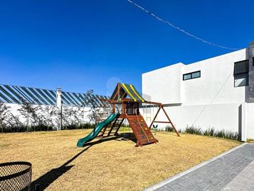 Moderna casa nueva en venta en Metepec con amenidad Externa.