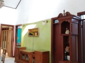 Rumah di Limo, 2Lt, Lahan Luas, dlm Prmhn Graha Cinere
