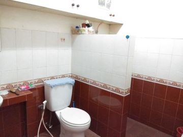 Rumah di Limo, 2Lt, Lahan Luas, dlm Prmhn Graha Cinere