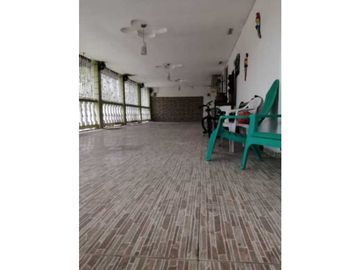 SE VENDE CASA EN LAS CUMBRES