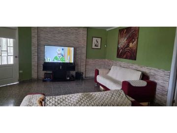 SE VENDE CASA EN LAS CUMBRES