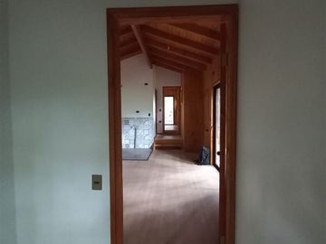 CASA EN PUCON CON PARCELA DE 1 HECTÁREA