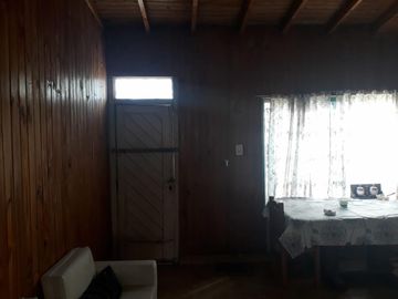 CASA CON LOCAL EN LOTE PROPIO DE 3 AMBIENTES.