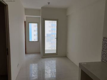 Apt. 2BR Unfurnished Puncak CBD, Murah pool view