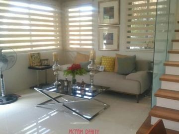 HOUSE & LOT FOR SALE IN NAIC CAVITE For more details, contact: DONALD PORTUGUEZ SUN# 0933825---- TM# 0955561----
