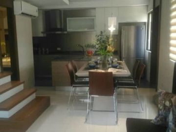 HOUSE & LOT FOR SALE IN NAIC CAVITE For more details, contact: DONALD PORTUGUEZ SUN# 0933825---- TM# 0955561----