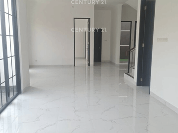 Rumah Hook Siap Huni Harga Menarik Bebas Banjir Dekat Bintaro
