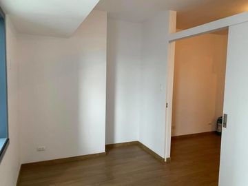 For sale: 1BR unit in The Rise