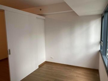 For sale: 1BR unit in The Rise