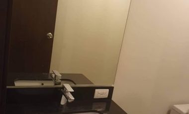 For RENT: Semi Furnished 1 Bedroom in Kroma Tower w Parking