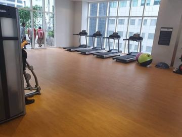 For RENT: Semi Furnished 1 Bedroom in Kroma Tower w Parking