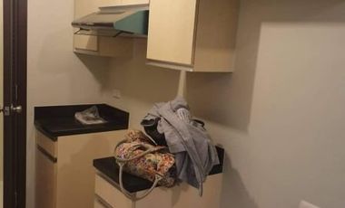 For RENT: Semi Furnished 1 Bedroom in Kroma Tower w Parking