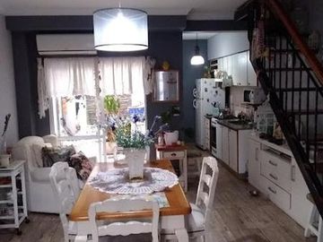 DUPLEX  3 AMB. CON PATIO Y COCHERA