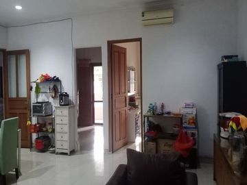 DIJUAL : Rumah asri lingkungan aman dan tenang, bebas banjir di Meruya, Jakarta Barat