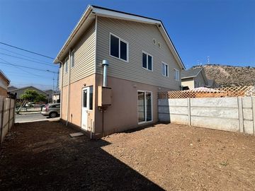 CASA NUEVA SECTOR SAN CARLOS, TRONCAL LAS TORRES