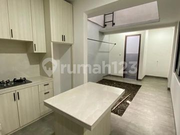 Rumah Siap Huni Nyaman di Cinere, Dekat ke Tol Brigif