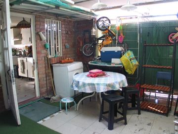 Casa en Venta en Casa 5 Dormitorios, REMODELADA, Av. Mexico, Villa Los Prados.