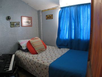Casa en Venta en Casa 5 Dormitorios, REMODELADA, Av. Mexico, Villa Los Prados.