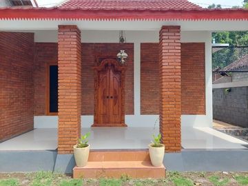 Rumah Limasan Baru Luas, Carport Muat 4 Mobil Hanya 400 Jt-an