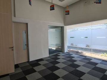 Rumah Usaha Nol Jalan di Polisi Istimewa Hadap Selatan Listrik 16500 VA