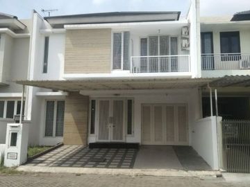 Rumah Manyar Selangkah ke Nginden Semolo, Superindo, RS Premier