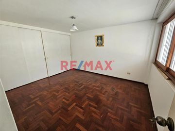 Vendo Departamento En Surco . Primer Piso