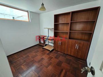 Vendo Departamento En Surco . Primer Piso